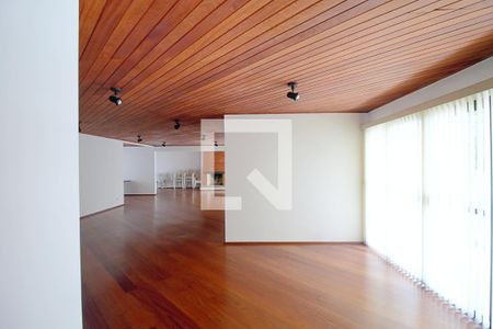 Apartamento para alugar com 124m², 3 quartos e 3 vagas Apartamento para alugar com 124m², 3 quartos e 3 vagasÁrea comum - Salão de festas