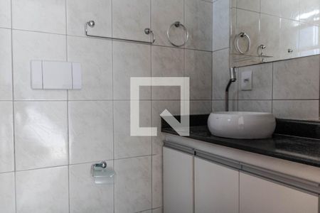 Banheiro da Suíte de apartamento para alugar com 2 quartos, 55m² em Nova Granada, Belo Horizonte