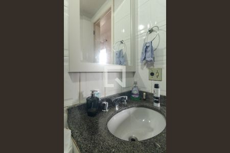 Banheiro  de apartamento à venda com 2 quartos, 57m² em Tatuapé, São Paulo