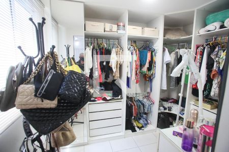 Apartamento à venda com 181m², 3 quartos e 2 vagasCloset da Suíte
