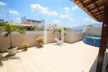 Apartamento à venda com 181m², 3 quartos e 2 vagasCobertura