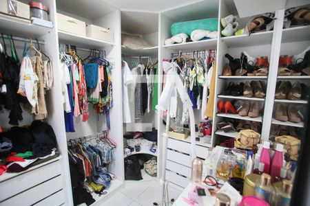 Apartamento à venda com 181m², 3 quartos e 2 vagasCloset da Suíte
