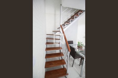Apartamento à venda com 181m², 3 quartos e 2 vagasEscada