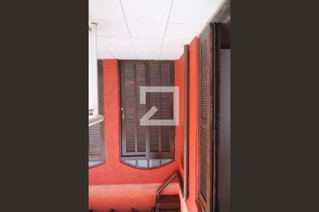 Casa de condomínio à venda com 130m², 3 quartos e 1 vagavaranda