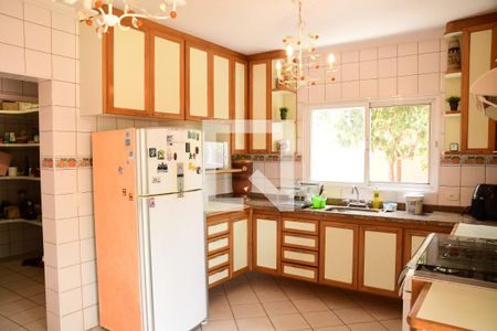 Casa de condomínio para alugar com 315m², 3 quartos e 6 vagasCozinha