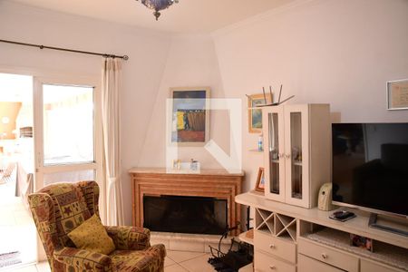 Casa de condomínio para alugar com 315m², 3 quartos e 6 vagasSala