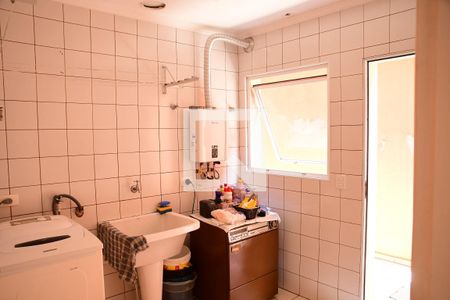 Casa de condomínio para alugar com 315m², 3 quartos e 6 vagasÁrea de Serviço