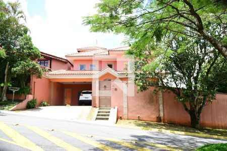 Casa de condomínio para alugar com 315m², 3 quartos e 6 vagasFachada