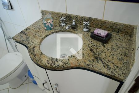 Casa de condomínio para alugar com 315m², 3 quartos e 6 vagasBanheiro da Suíte 2