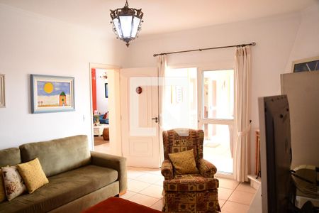 Casa de condomínio para alugar com 315m², 3 quartos e 6 vagasSala