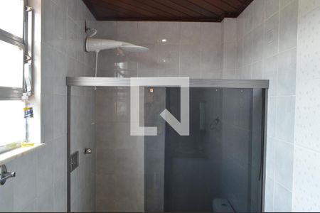 Casa de condomínio para alugar com 300m², 3 quartos e 4 vagasBanheiro da Suíte