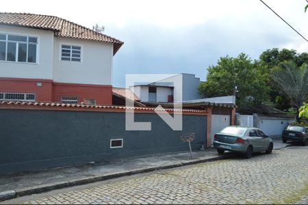 Casa de condomínio para alugar com 300m², 3 quartos e 4 vagasFachada 