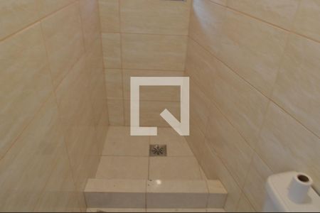 Casa de condomínio para alugar com 300m², 3 quartos e 4 vagasBanheiro de Serviço