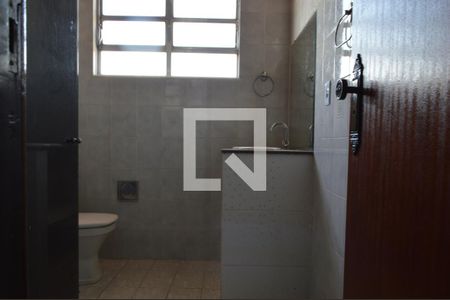 Casa de condomínio para alugar com 300m², 3 quartos e 4 vagasBanheiro 