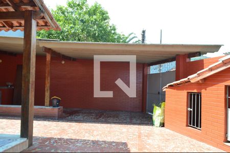 Casa de condomínio para alugar com 300m², 3 quartos e 4 vagasQuintal