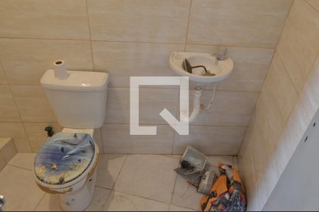 Casa de condomínio para alugar com 300m², 3 quartos e 4 vagasBanheiro de Serviço