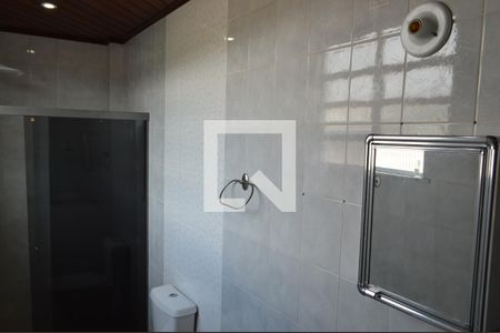 Casa de condomínio para alugar com 300m², 3 quartos e 4 vagasBanheiro da Suíte