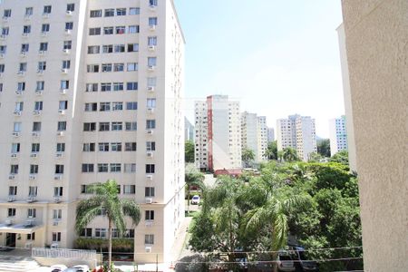 Vista da Sala de apartamento para alugar com 2 quartos, 50m² em Jacarepaguá, Rio de Janeiro