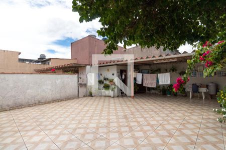 Casa à venda com 101m², 2 quartos e 3 vagasQuintal