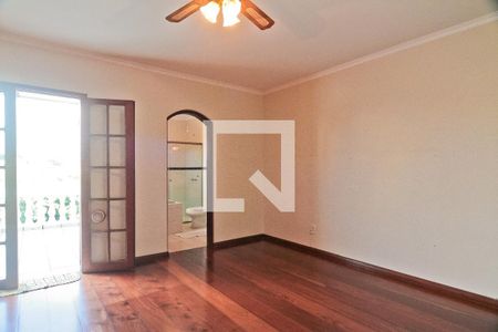 Casa à venda com 275m², 3 quartos e 6 vagasSuíte