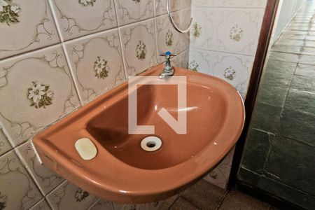 Casa à venda com 275m², 3 quartos e 6 vagasGaragem - banheiro