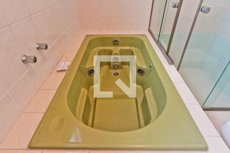 Casa à venda com 275m², 3 quartos e 6 vagasBanheiro da Suíte