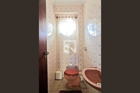 Casa à venda com 275m², 3 quartos e 6 vagasGaragem - banheiro