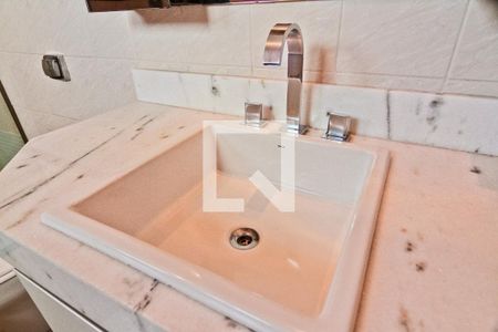 Casa à venda com 275m², 3 quartos e 6 vagasBanheiro da Suíte