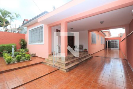 Casa à venda com 420m², 4 quartos e 6 vagasFachada