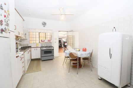 Casa à venda com 420m², 4 quartos e 6 vagasCozinha