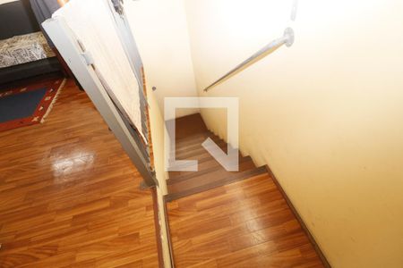 Casa à venda com 420m², 4 quartos e 6 vagasEscada