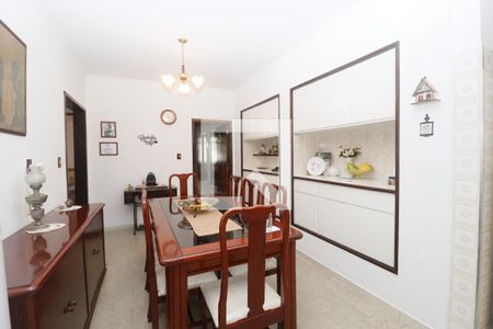 Casa à venda com 420m², 4 quartos e 6 vagasCopa