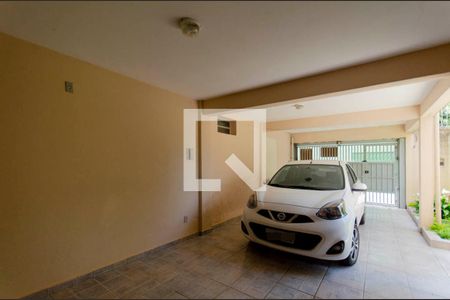 Garagem de casa à venda com 3 quartos, 102m² em Vila Granada, São Paulo