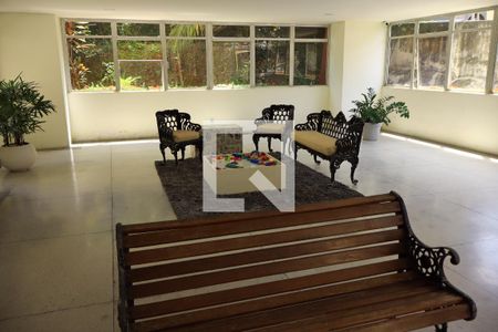 Hall de entrada de apartamento para alugar com 3 quartos, 79m² em Pernambués, Salvador