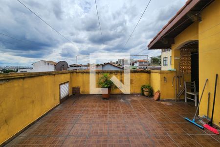 Casa à venda com 207m², 3 quartos e 2 vagasQuintal