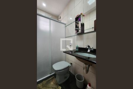 Casa à venda com 207m², 3 quartos e 2 vagasBanheiro