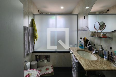 Casa à venda com 207m², 3 quartos e 2 vagasBanheiro da Suíte 1