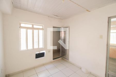 Suíte de apartamento para alugar com 2 quartos, 80m² em Vila Emil, Mesquita