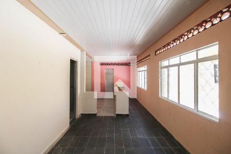 Sala de apartamento para alugar com 2 quartos, 80m² em Vila Emil, Mesquita