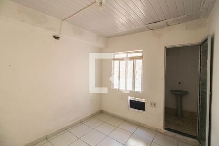 Suíte de apartamento para alugar com 2 quartos, 80m² em Vila Emil, Mesquita