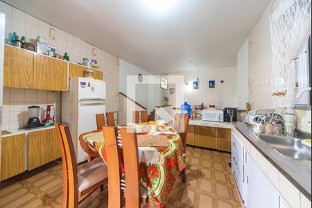 Casa à venda com 200m², 3 quartos e 2 vagasCozinha 