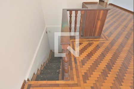 Sala 1  - Piso superior de casa à venda com 6 quartos, 260m² em Vila Jequitibás, Campinas