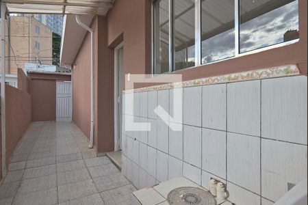 Casa à venda com 260m², 6 quartos e 2 vagasÁrea de Serviço e Corredor lateral - Piso superior