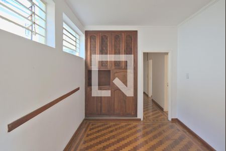 Sala 1  - Piso superior de casa à venda com 6 quartos, 260m² em Vila Jequitibás, Campinas