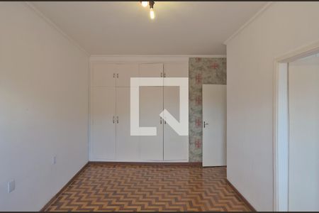 Casa à venda com 260m², 6 quartos e 2 vagasSuíte -  Piso superior