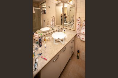 Apartamento à venda com 100m², 3 quartos e 2 vagas Apartamento à venda com 100m², 3 quartos e 2 vagasBanheiro