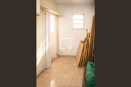 Apartamento à venda com 100m², 3 quartos e 2 vagas Apartamento à venda com 100m², 3 quartos e 2 vagasQuarto de Serviço