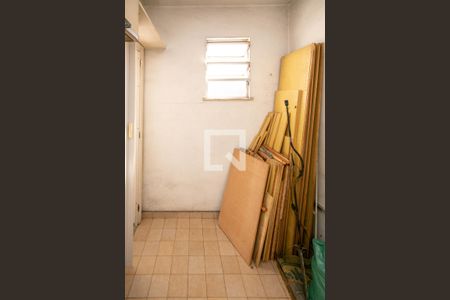 Apartamento à venda com 100m², 3 quartos e 2 vagas Apartamento à venda com 100m², 3 quartos e 2 vagasQuarto de Serviço