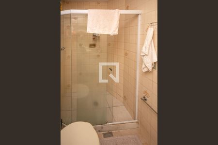 Apartamento à venda com 100m², 3 quartos e 2 vagas Apartamento à venda com 100m², 3 quartos e 2 vagasBanheiro