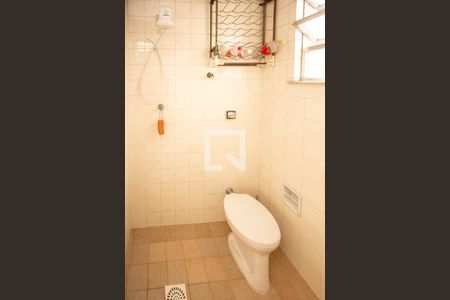 Apartamento à venda com 100m², 3 quartos e 2 vagas Apartamento à venda com 100m², 3 quartos e 2 vagasBanheiro de Serviço